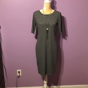 LulaRoe Black & Gray Ribbed Julia Dress! 😍